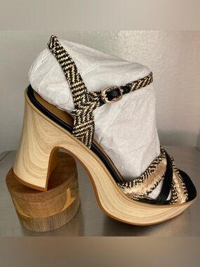 NEW-NATURALIZER WOMENS BLACK AND TAN WOVEN PLATFORM SANDALS